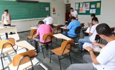 Prefeitura de Jacareí abre concursos públicos com 101 vagas e salários de até R$ 10,9 mil