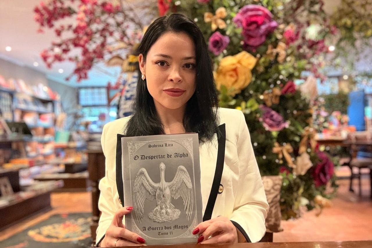 Escritora de Campos do Jordão lança novo livro da saga “A Guerra dos Magos”