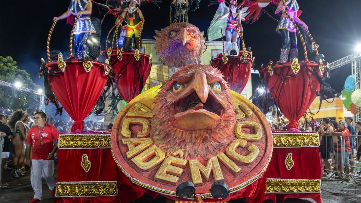 Desfile das Escolas de Samba é destaque do Carnaval 2026 em São Sebastião