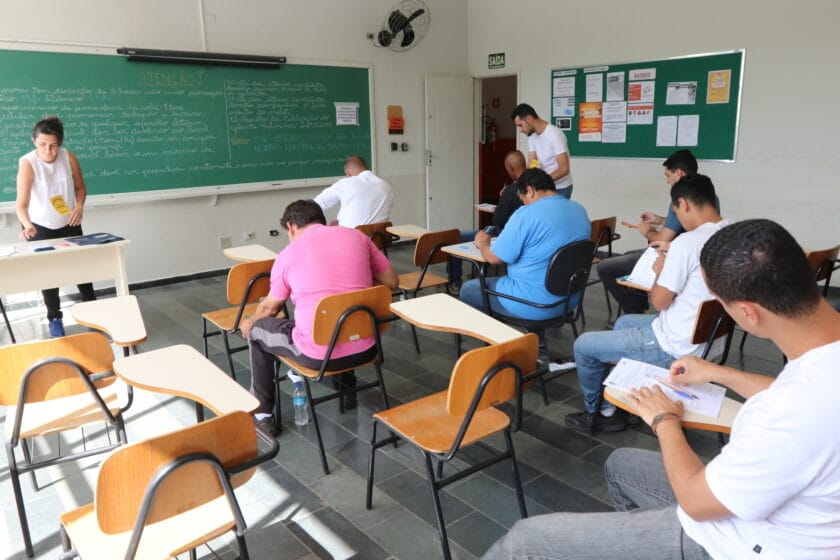 Jacareí aplica provas de concurso público neste domingo para mais de 5,4 mil candidatos