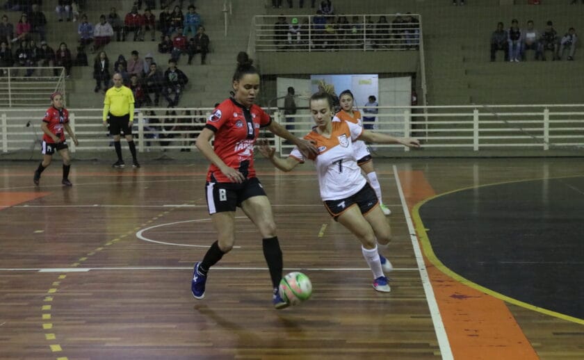 Jacareí promove Festival de Futsal Feminino no Educamais São João