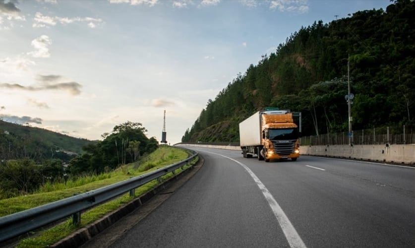 Rodovia dos Tamoios passa por obras de recapeamento até 2027