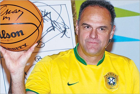 Morre Oscar Schmidt, ícone do basquete brasileiro, aos 68 anos