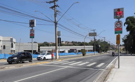 Jacareí padroniza limite de velocidade na Avenida Lucas Nogueira Garcez