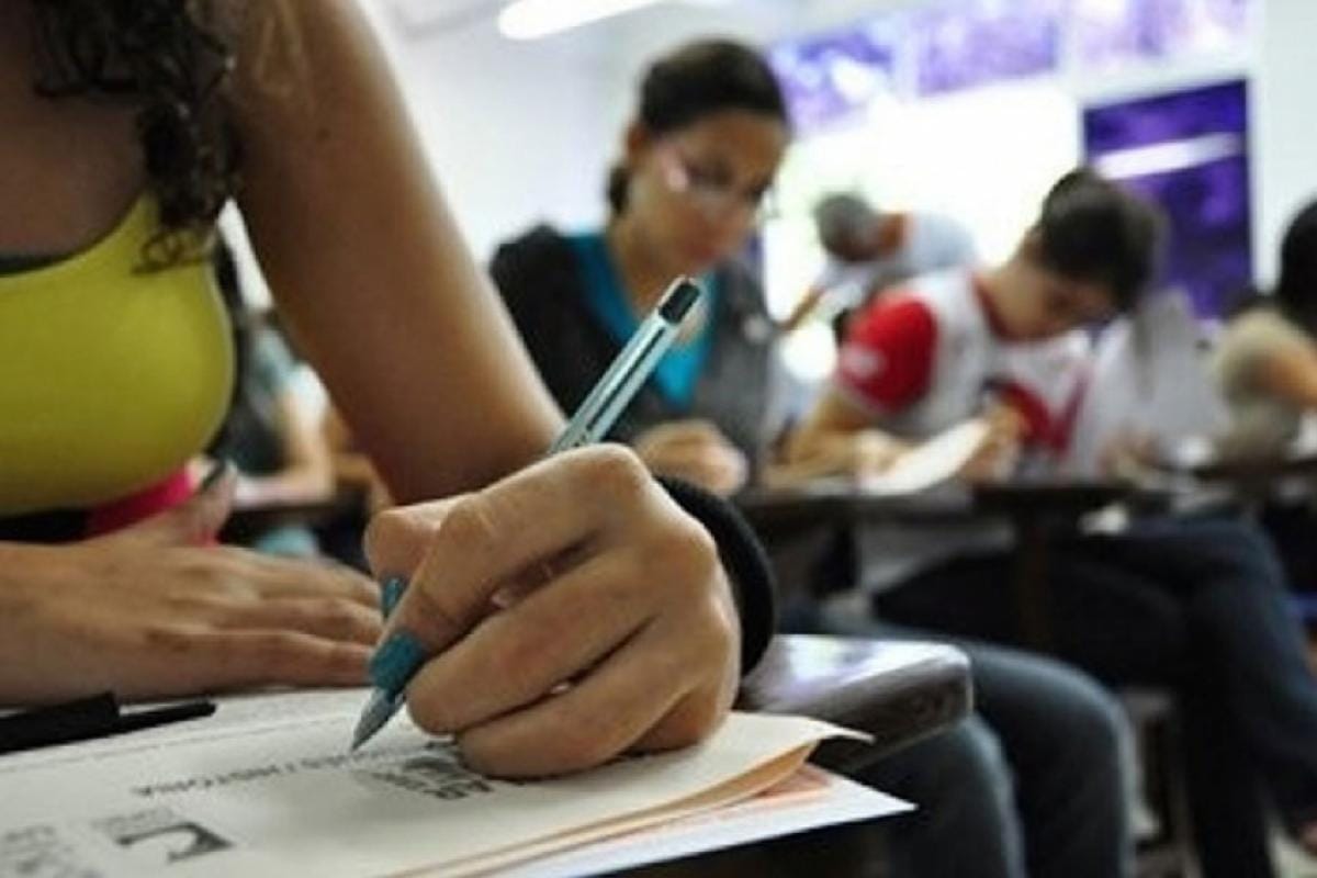 MEC anuncia inscrição automática no Enem para alunos do 3º ano da rede pública