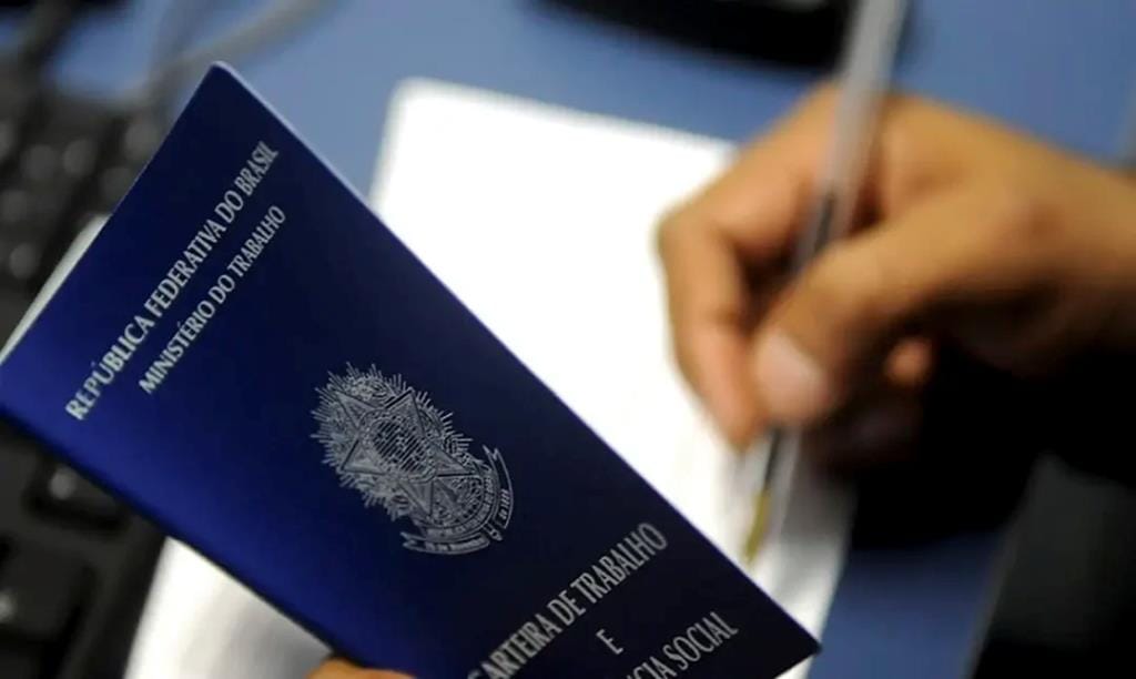 PAT de Taubaté promove mutirão com cerca de 250 vagas na construção civil