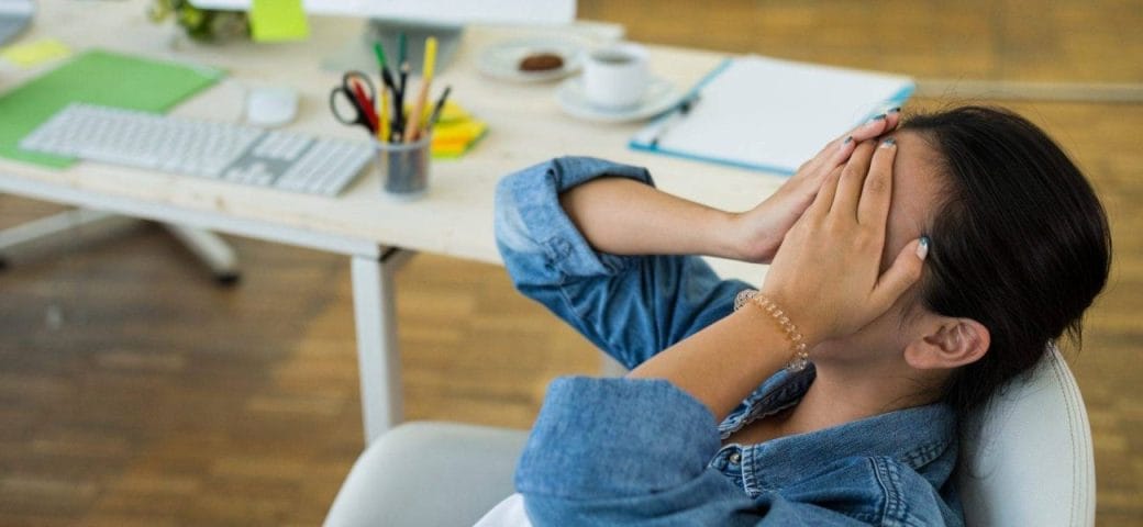 Nova NR-1 entra em vigor e empresas passam a responder por riscos à saúde mental no trabalho