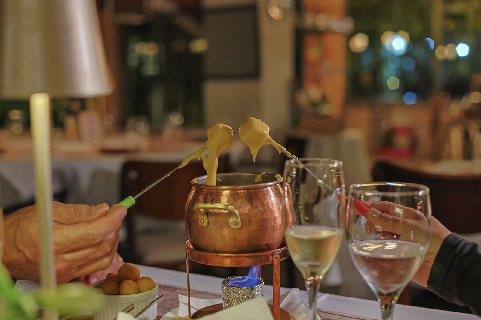 Festival Queijos e Vinhos celebra a chegada do inverno na Mantiqueira com gastronomia e experiências no Donna Pinha