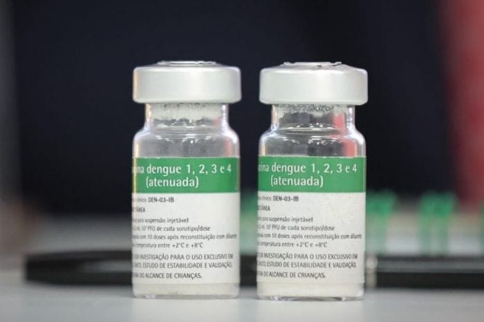 Ministério da Saúde suspende temporariamente vacinação contra dengue do Butantan após investigação de eventos adversos