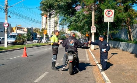 Jacareí promove Semana do Motociclista com blitze educativas e ações de conscientização no trânsito