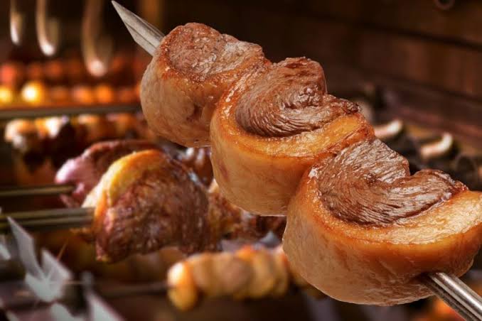 Com entrada gratuita, “Batalha de Assadores” chega à zona sul de SJC com muito rock, churrasco e espaço pet