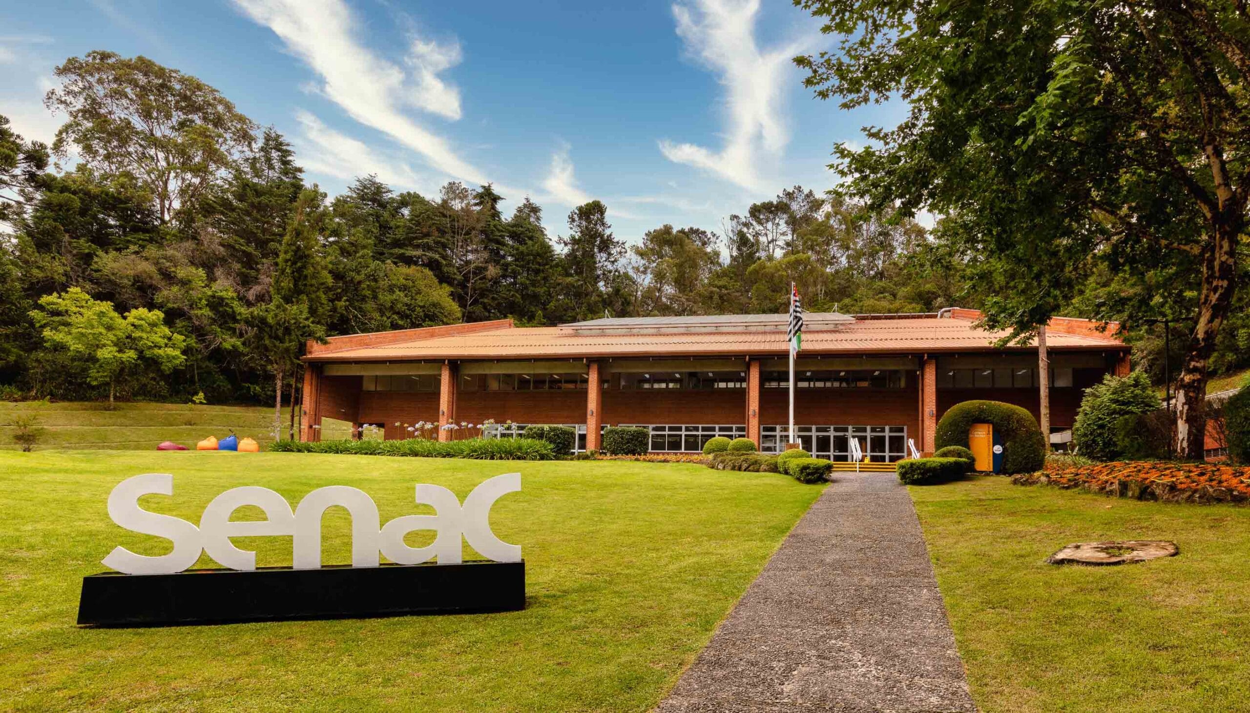 Senac Campos do Jordão completa 30 anos com programação gratuita e mais de 10 mil profissionais formados