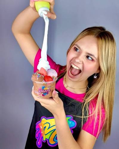 Influenciadora mirim Mel Slime participa de encontro gratuito com fãs em São José dos Campos