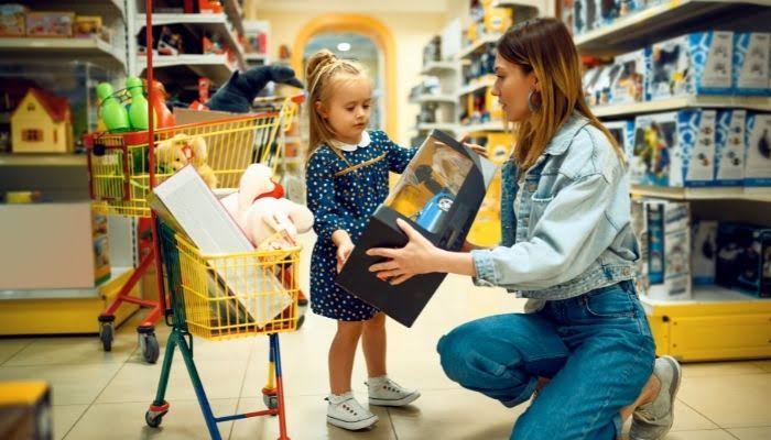 Dia das Crianças: veja os direitos do consumidor ao comprar brinquedos e presentes