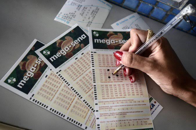 Mega-Sena acumula e prêmio chega a R$ 300 milhões